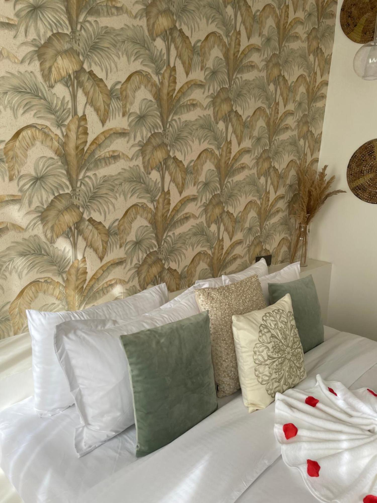 Maison Boheme Bed & Breakfast นูงวี ภายนอก รูปภาพ