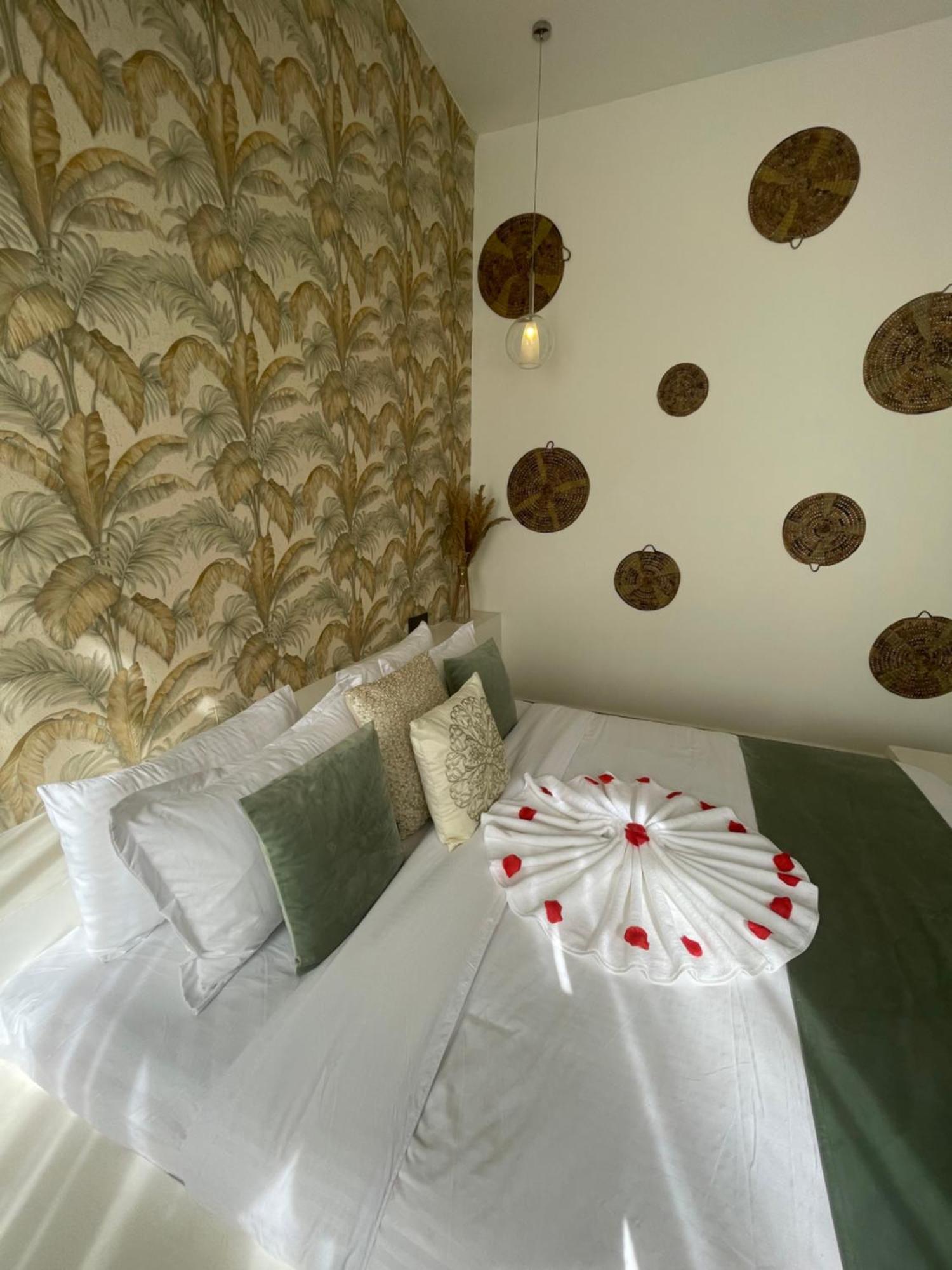 Maison Boheme Bed & Breakfast นูงวี ภายนอก รูปภาพ